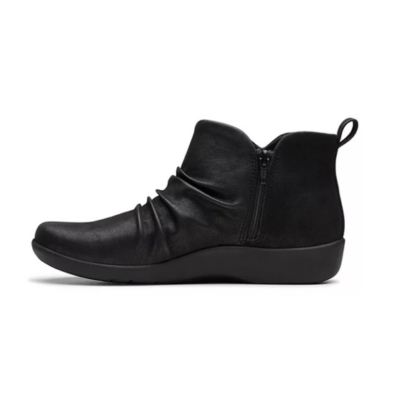Clarks Cloudsteppers Sillian Gemma Ankle Boots Black Sz 6.5 - Picture 1 of 4